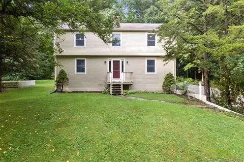 371 Grove Beach Rd N, Westbrook, CT 06498