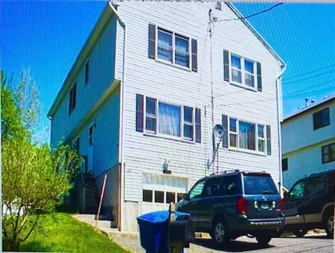143 Downes St #2A, Waterbury, CT 06704