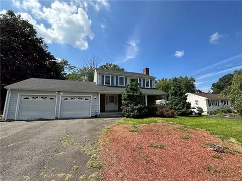 41 Fieldcrest Rd, Fairfield, CT 06825