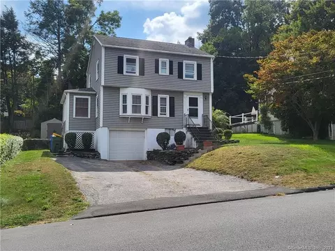 71 Deerfield Ave, Waterbury, CT 06708