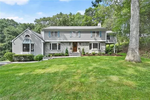 74 Barnswallow Dr, Trumbull, CT 06611