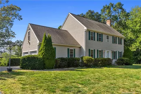 220 Airline Rd, Clinton, CT 06413