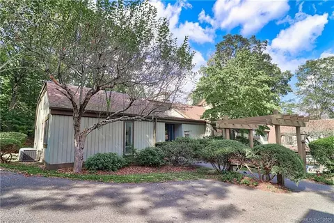 142 Heritage Vlg #A, Southbury, CT 06488