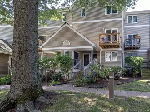 5 Glenrock #5, Norwalk, CT 06850