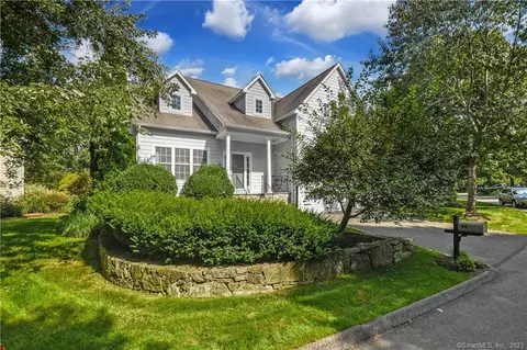 15 New Canaan Way #15, Norwalk, CT 06850