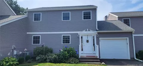 26 Old Oak Ct #26, Bloomfield, CT 06002