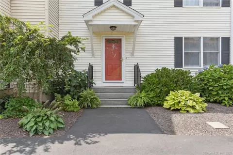 5 Castle Meadow Dr #5, Stonington, CT 06379