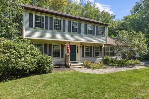 5 Fox Chase Ln, Old Lyme, CT 06371
