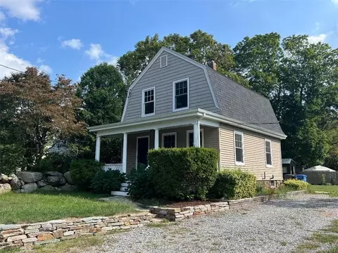 73 New London Rd, Groton, CT 06355