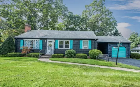 31 Gail Rd, Farmington, CT 06032