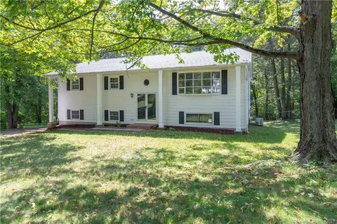 56 King St, Danbury, CT 06811