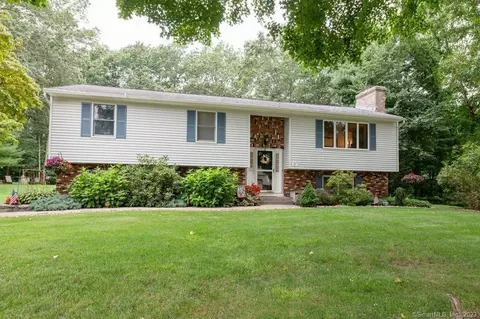 15 Yorktown Rd, Southington, CT 06489