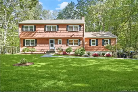 20 Tubbs Spring Ct, Weston, CT 06883