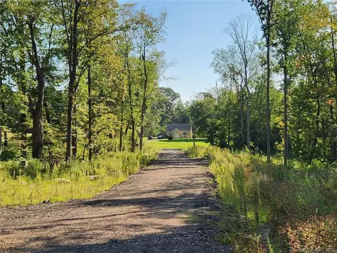 9 Cone Rd, East Hampton, CT 06424