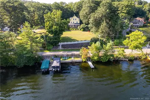 215 W Wakefield Blvd, Winchester, CT 06098