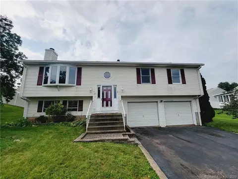 2 Donna Ln, Branford, CT 06405