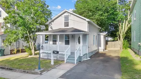 33 Webb St, Hamden, CT 06517
