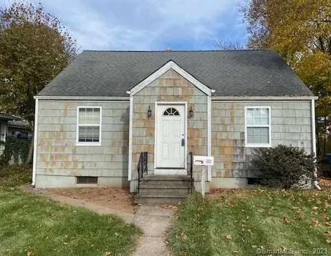 17 Wakefield St, Hamden, CT 06517