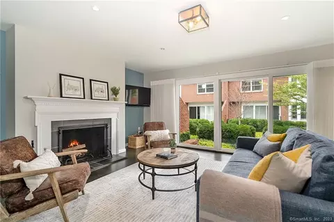 56 Sherwood Pl #8, Greenwich, CT 06830