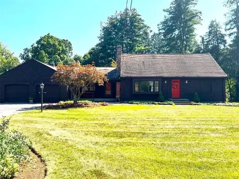 32 Westwood Dr, Simsbury, CT 06070