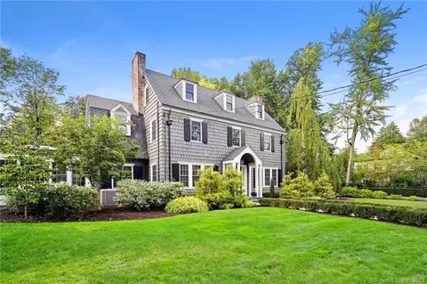 15 Woodside Cir, Hartford, CT 06105