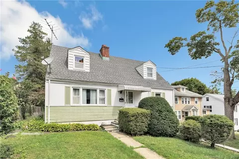41 Puritan Ln, Stamford, CT 06906