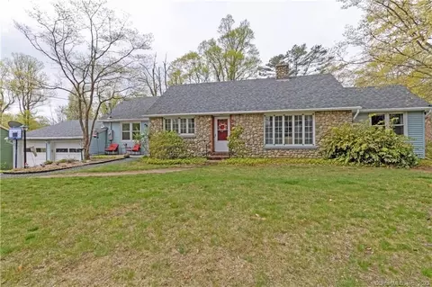27 Bevin Blvd, East Hampton, CT 06424