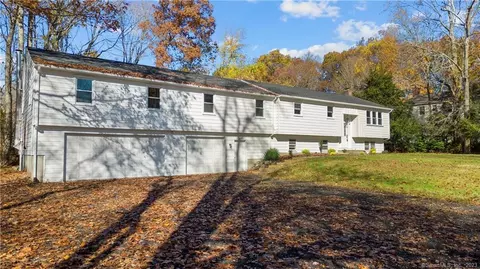 34 Raymond Rd, East Hampton, CT 06424