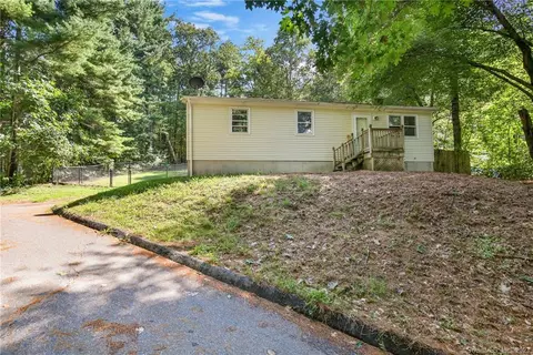 135 Valley Rd, Killingly, CT 06241