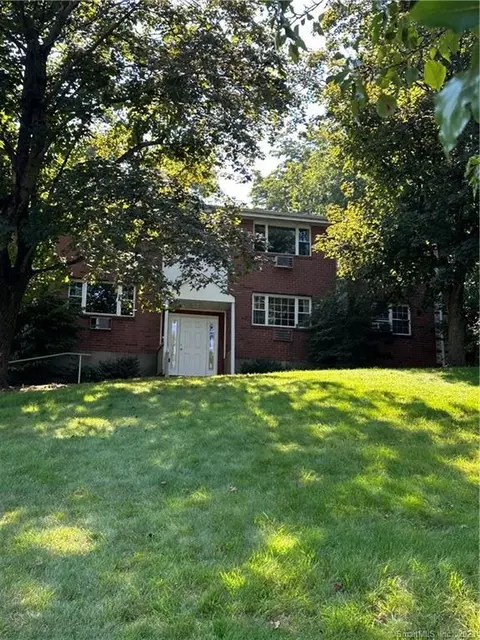 111 Sigwin Dr #111, Wallingford, CT 06492