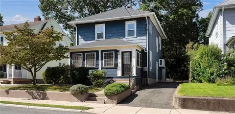 64 Walker St, Manchester, CT 06040