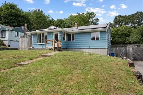 55 Dydo Dr, Montville, CT 06382