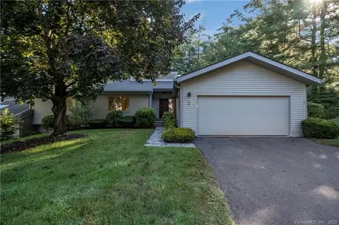 1 Morgan Pl, Avon, CT 06001