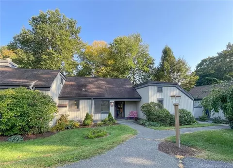 983 Heritage Vlg #B, Southbury, CT 06488