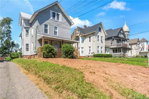 63-65 Linsley Ave, Meriden, CT 06451