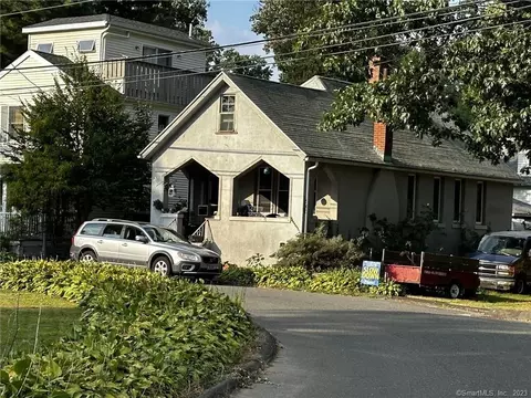 5 Westwood Rd, Branford, CT 06405