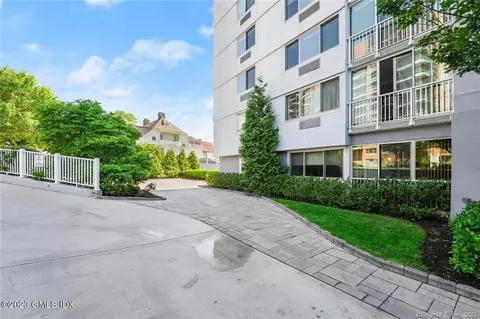 1 Strawberry Hill Ave #3B, Stamford, CT 06902