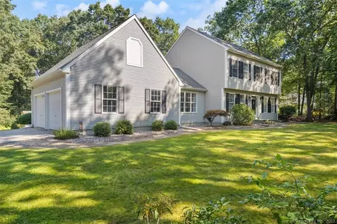 19 Woodmont Cir, East Haddam, CT 06423