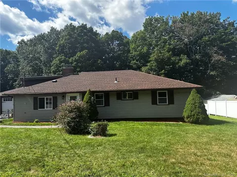 7 Burke Heights Dr, Wallingford, CT 06492