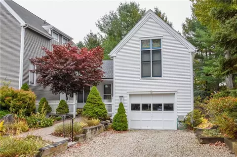 19 Farm Dr #19, Farmington, CT 06032