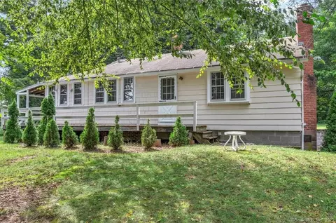 3 North Rd, Cromwell, CT 06416