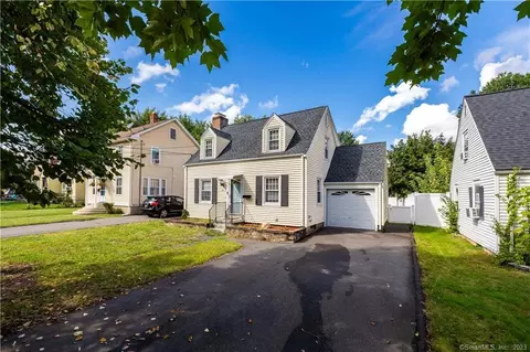 118 Saint Charles St, West Hartford, CT 06119