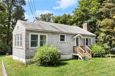 39 Crest Rd, Ridgefield, CT 06877