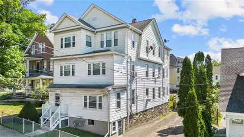 52 Albion St, Waterbury, CT 06705