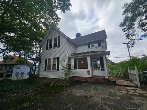 154 Walker Hill Rd, Groton, CT 06340