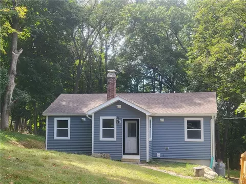 17 Hartsdale Rd, Carmel, NY 10512