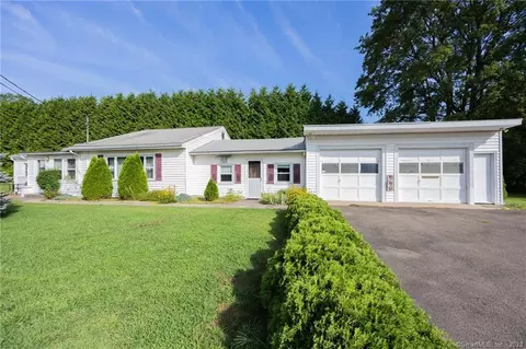 80 Oak St, Wallingford, CT 06492