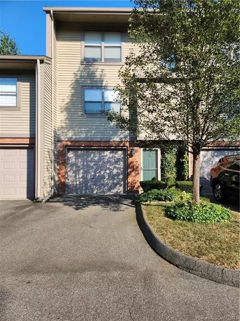 72 Metacomet Dr #72, Meriden, CT 06450