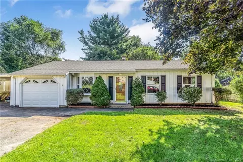 24 Sunburst Rd, Bridgeport, CT 06606