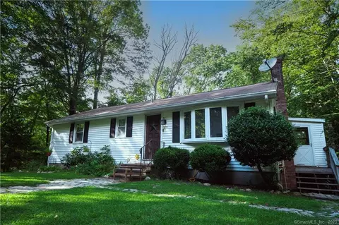 235 Hillcrest Dr, Amston, CT 06231